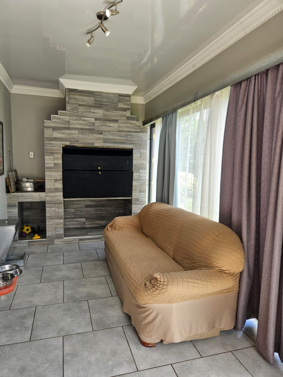 3 Bedroom Property for Sale in Hillcrest Northern Cape